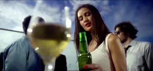 "Più chiaro è meglio", Heineken ritira lo spot "razzista"