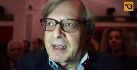 Sgarbi: "Sono pronto a sputare in faccia a Grillo e M5S"