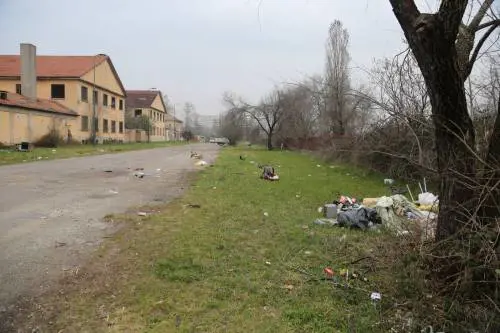 Le palazzine occupate da rom e maghrebini