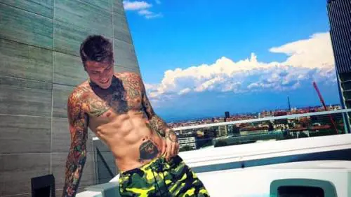 Fedez affitta il suo attico extralusso a Milano a 10mila euro al mese