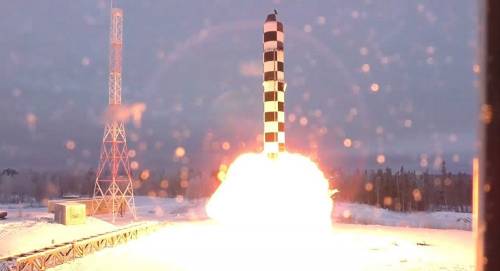 La Russia testa il missile Sarmat, ma cancella l'RS-26 Rubezh