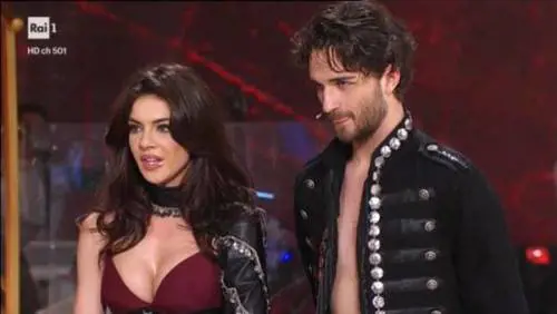 Ballando con le stelle, l'indiscrezione: "Cristina amoreggia con Luca ma è fidanzata"