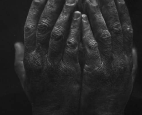 Boyer racconta gesti ed esistenza dell'uomo in mostra a Milano