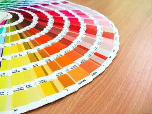 Pantone: ecco i 12 colori perfetti per l’estate 2018