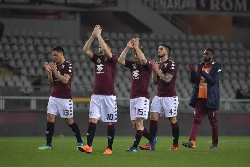 Toro al palo, stop del Crotone