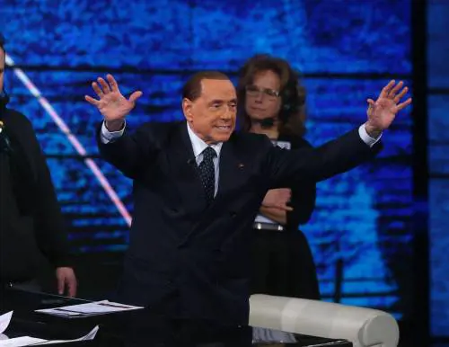 Il Cav: "Nessun governo con chi pone veti" La Lega: non tradiamo