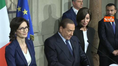 Berlusconi ora cala il jolly: sì a un governo d'emergenza