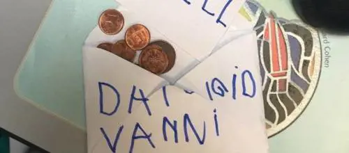 Il bambino e la ricerca: "I miei risparmi al medico che ha salvato mamma"