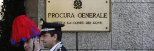 I voli blu di Gentiloni e Alfano finiscono sotto inchiesta