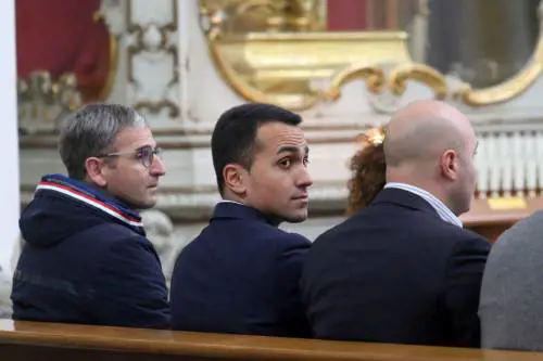 Ecco le giravolte di Luigi dall'euro alle alleanze