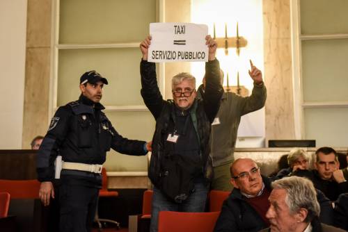 Ora spot sui taxi regolari e controlli contro gli abusivi