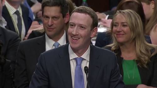 Zuckerberg al Congresso: "Anche miei dati violati"