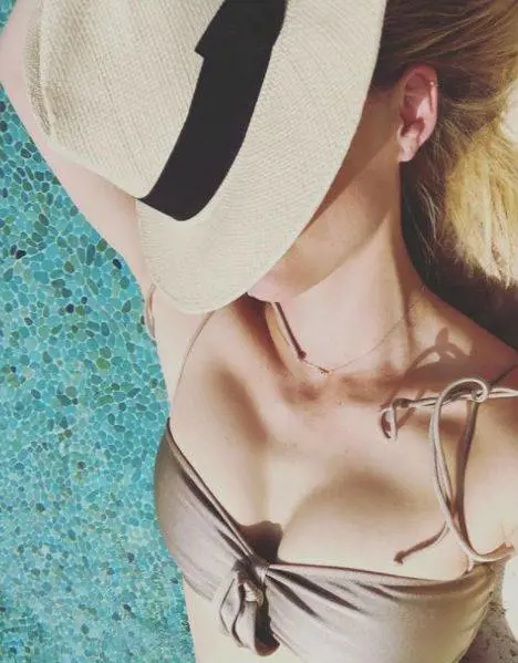 Bar Refaeli sexy al sole