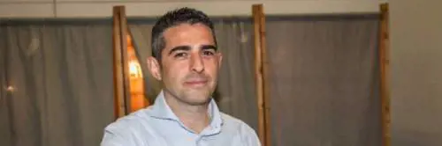 "Di Maio si deve dimettere, io mi alleo con i Verdi". L'attacco di Pizzarotti