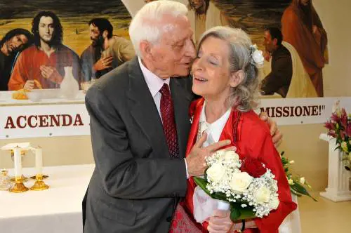 Sposa a novant'anni in una casa per anziani