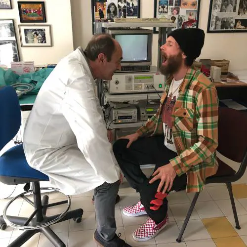 Jovanotti annulla concerto di Bologna: problema a corde vocali