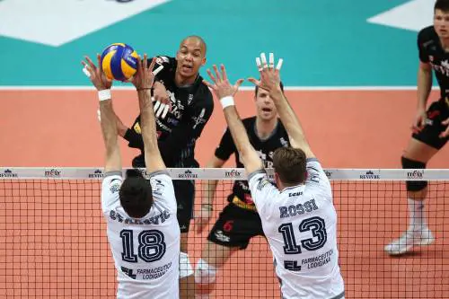 "Senza certezze sul Palalido stop alla campagna abbonati"