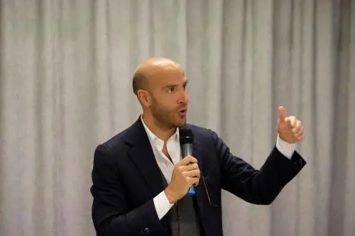 Filippine, Duterte espelle l'europarlamentare del Pd Filibeck