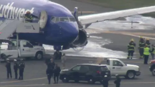 Esplode motore in volo: atterraggio di emergenza in Usa