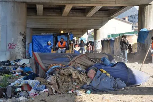 Ventimiglia, va a fuoco la tendopoli sgomberata