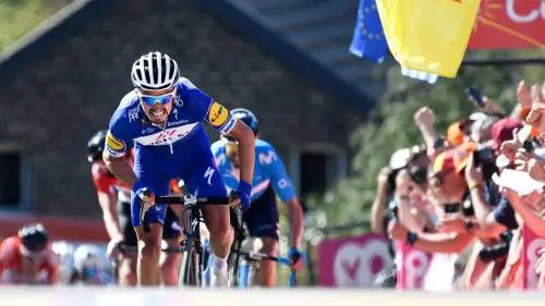 Nibali mette la Freccia, ma vince Alaphilippe