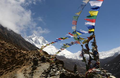 L'affollata strada che porta alla cima dell'Everest