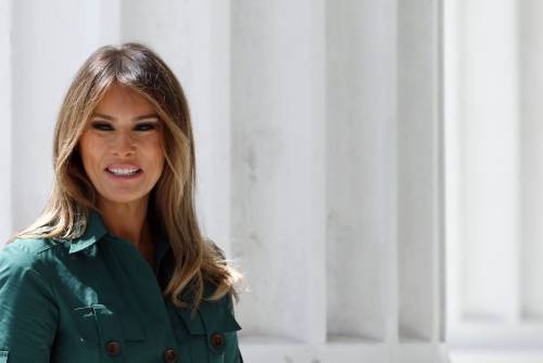 Operata Melania Trump: "Un problema ai reni"