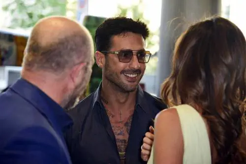 Fabrizio Corona, svolta dal giudice: "Sì a uso social e interviste"