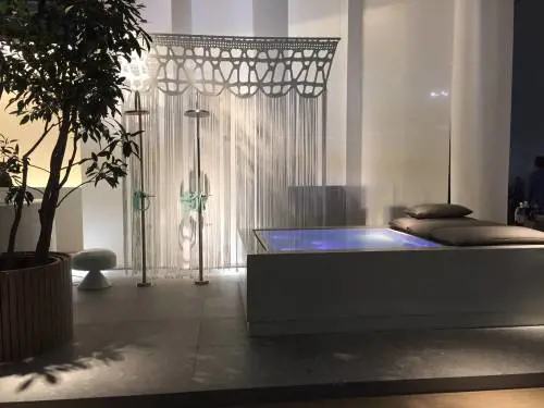 La forma dell’acqua disegna le collezioni dell’area bagno