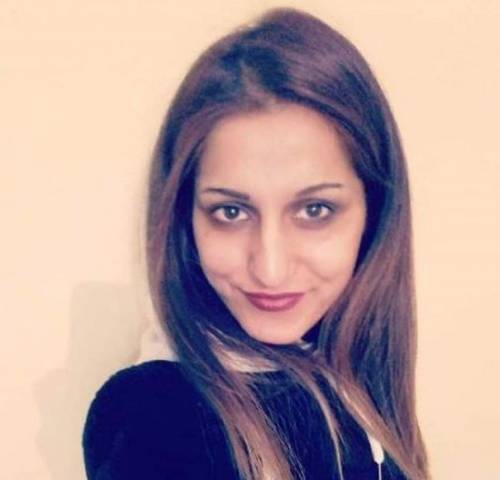 Pakistan, l'autopsia di Sana: "Osso del collo rotto, è stata strangolata"