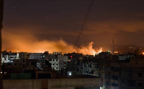 Damasco, pioggia di fuoco sull'Isis: "Mai sentito bombardamenti simili"