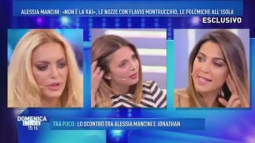 Isola, bagarre nei camerini di Domenica Live: "Mi hanno detto 'faccia di m...'"