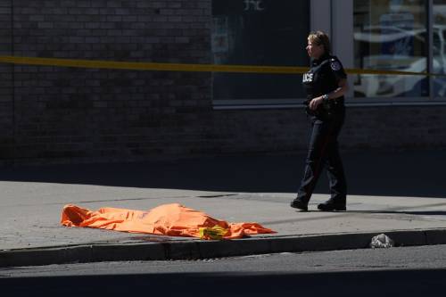 Canada, furgone su pedoni a Toronto