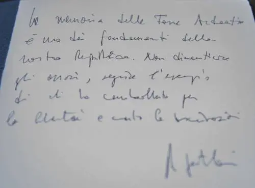 Gentiloni alla festa del 25 aprile, celebrazione alle fosse ardeatine