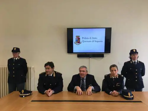 Italiana sposa un tunisino per dargli la cittadinanza. Ma è già sposata a Nizza