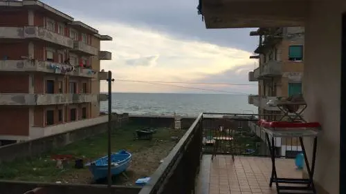A Licola, nei posti frequentati dal presunto terrorista Alagie