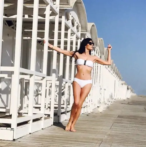 Pamela Prati hot al mare