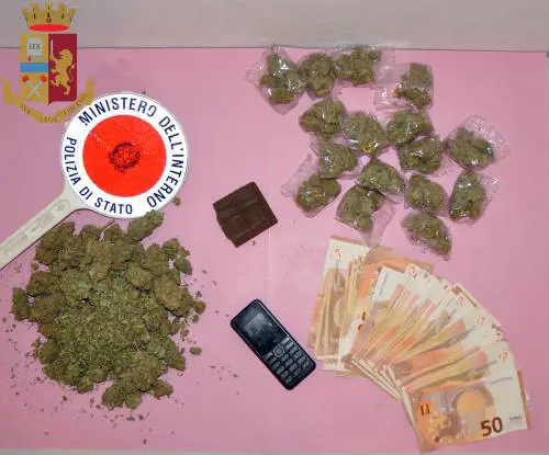 Quel pub dove accanto al caffè spuntava anche la marijuana