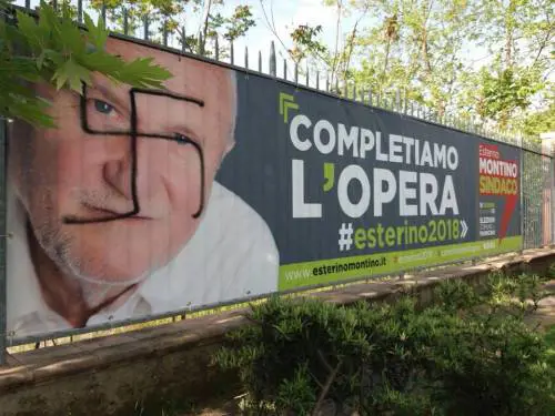 Fiumicino, svastica sui manifesti del sindaco