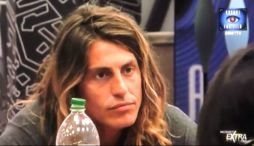 Grande Fratello, Alberto rivela: "Gli altri mi hanno picchiato"