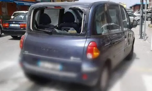 Vengono scambiati per tifosi: 4 prof picchiati dagli ultras