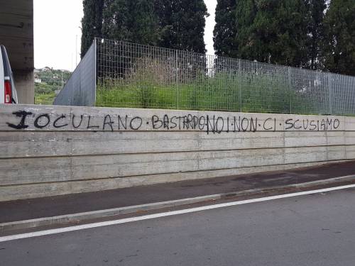 Dopo la condanna della no border compare la scritta "bastardo" al sindaco Ioculano