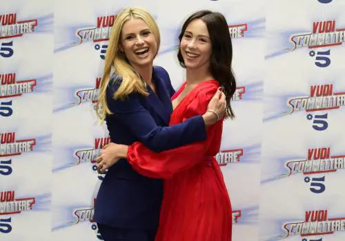 La Hunziker ricorda Frizzi ma è polemica: "Perché così tardi?