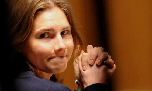 Amanda Knox dice sì alla proposta di matrimonio del suo fidanzato