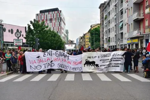 Milano, allerta black bloc. Ma il corteo fa flop