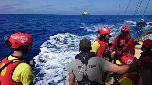 Ong, migranti 30 ore in mare. L'Ue chiede all'Italia di risolvere