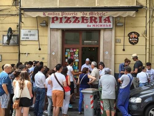 Firenze, apre la storica pizzeria napoletana "da Michele"