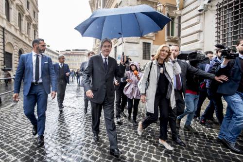 Il premier blinda le ultime poltrone e saluta tutti