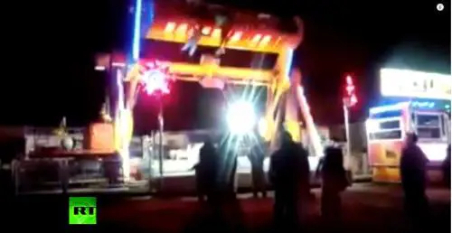 Cede la barra al luna park: madre e figlia precipitano, 50enne muore sul colpo