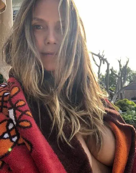 Heidi Klum, il selfie in topless (e senza trucco) conquista i fan